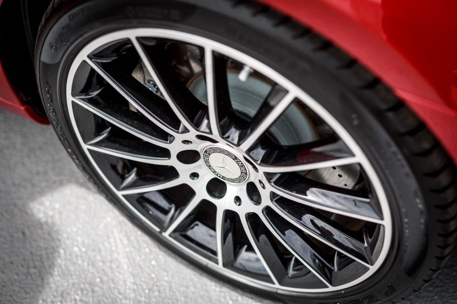Колеса Mercedes-Benz SLC300 AMG Line 2017 года  (MY) (фото 18 из 20)